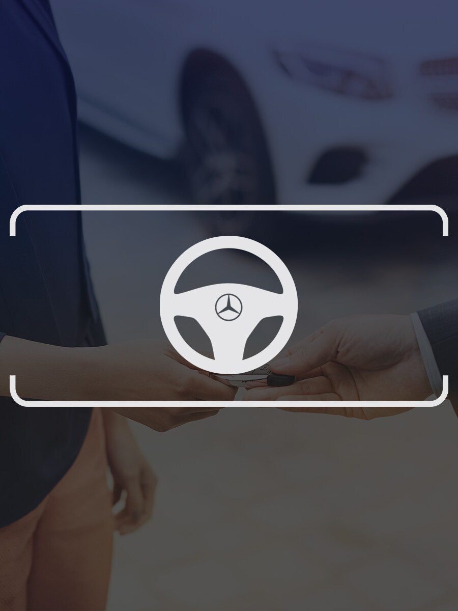 Hvidt ikon af Mercedes-Benz rat