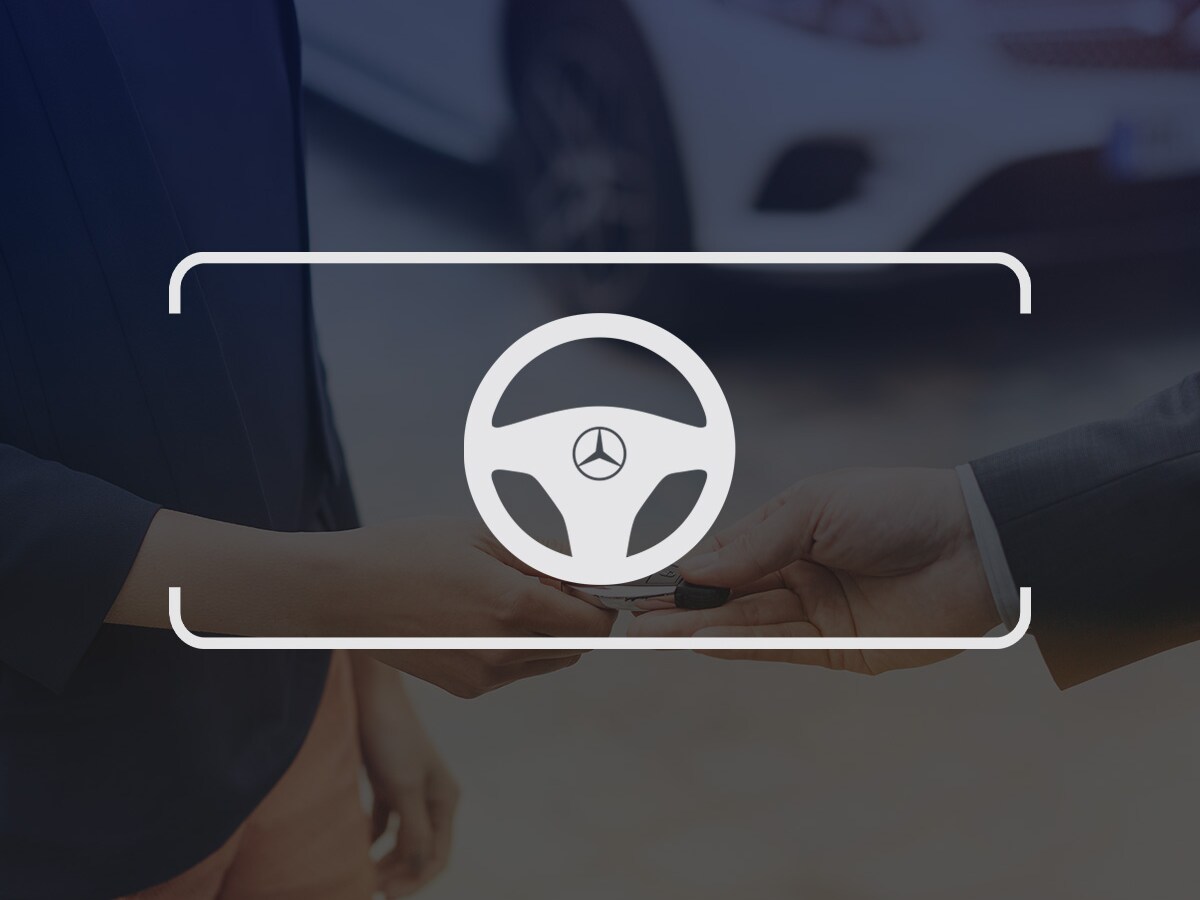 Hvidt ikon af Mercedes-Benz rat