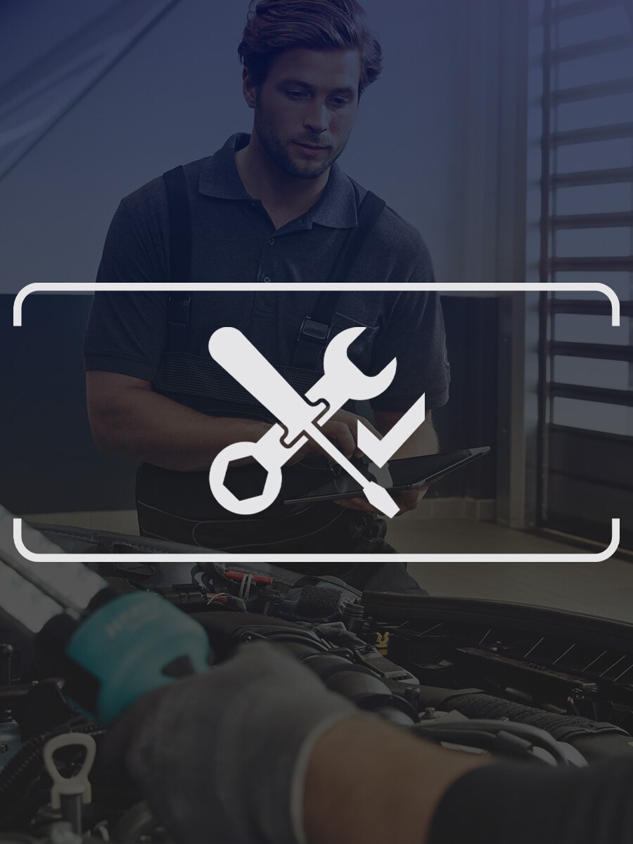 Hvidt ikon af værktøj med afchecket flueben