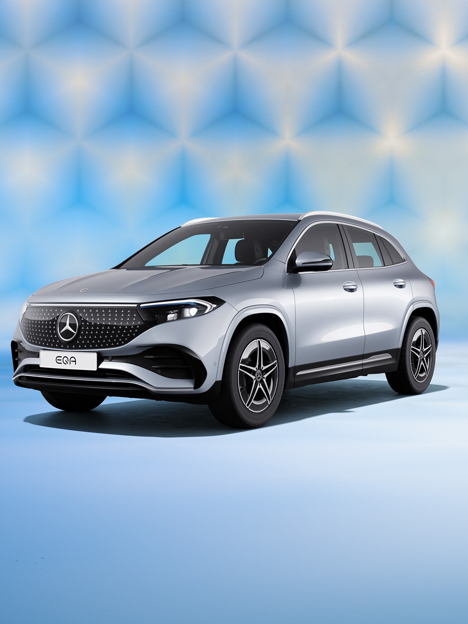 Sølv EQA 250+ AMG Edition set skråt forfra