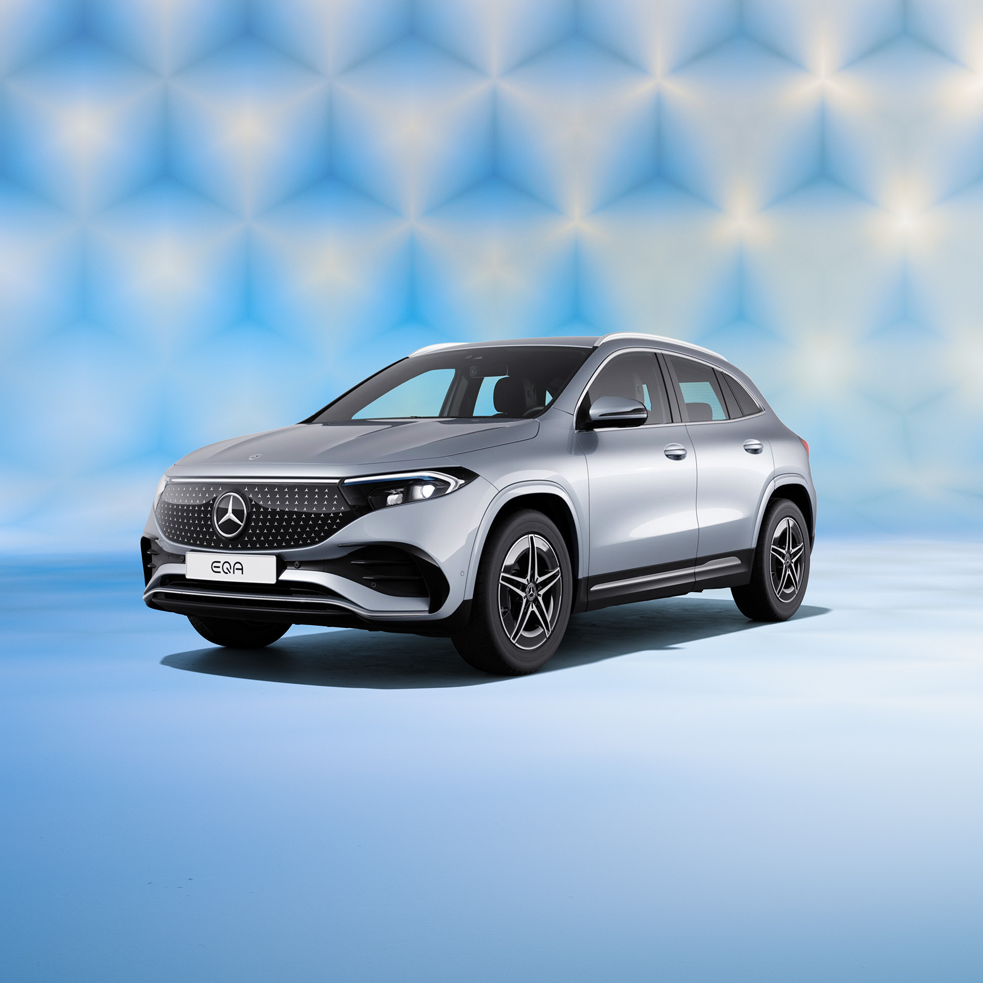 EQA 250+ AMG Edition | PrivatLeasing | Mercedes-Benz Finans Sølv EQA 250+ AMG Edition set skråt forfra