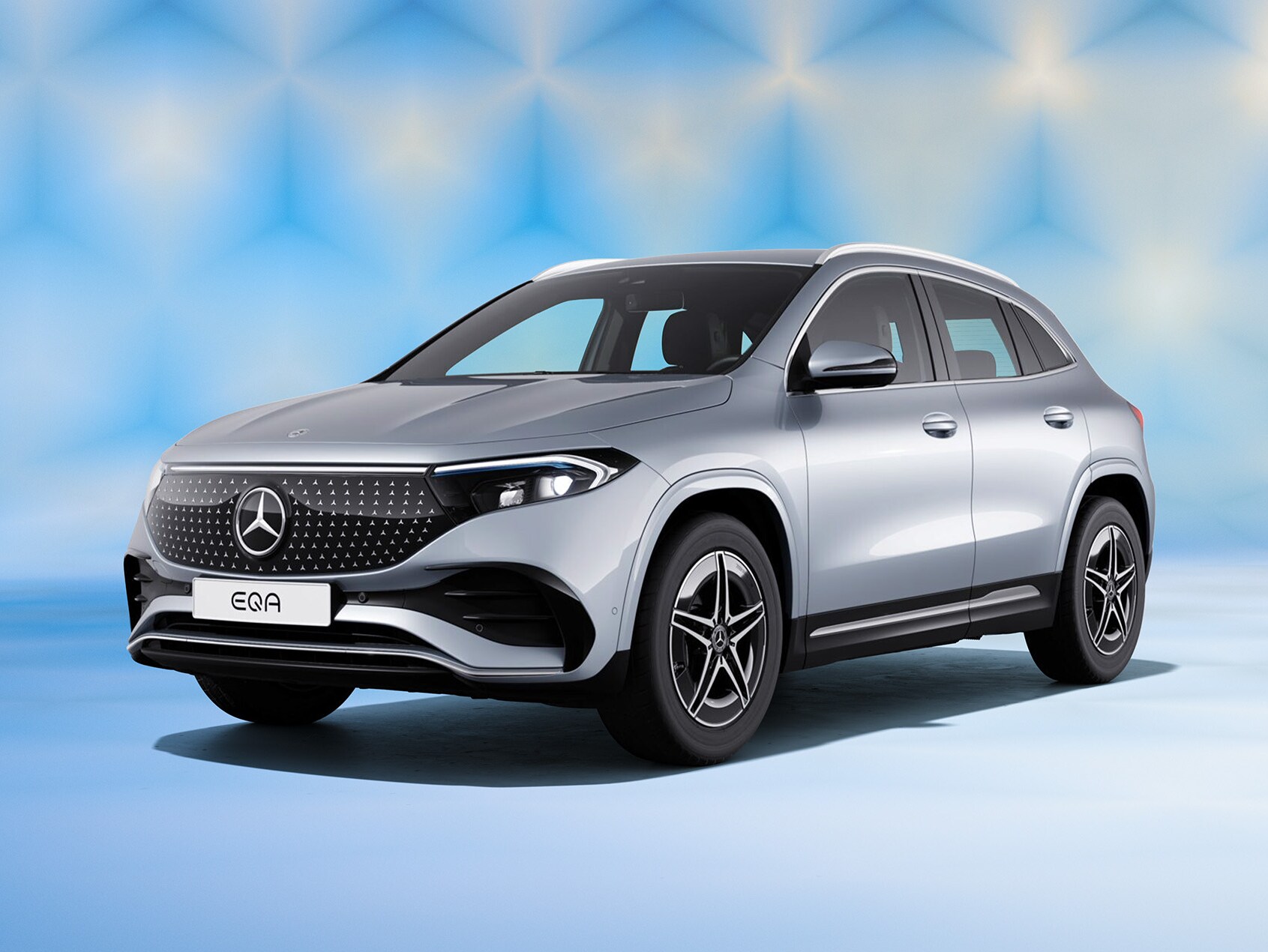 Sølv EQA 250+ AMG Edition set skråt forfra
