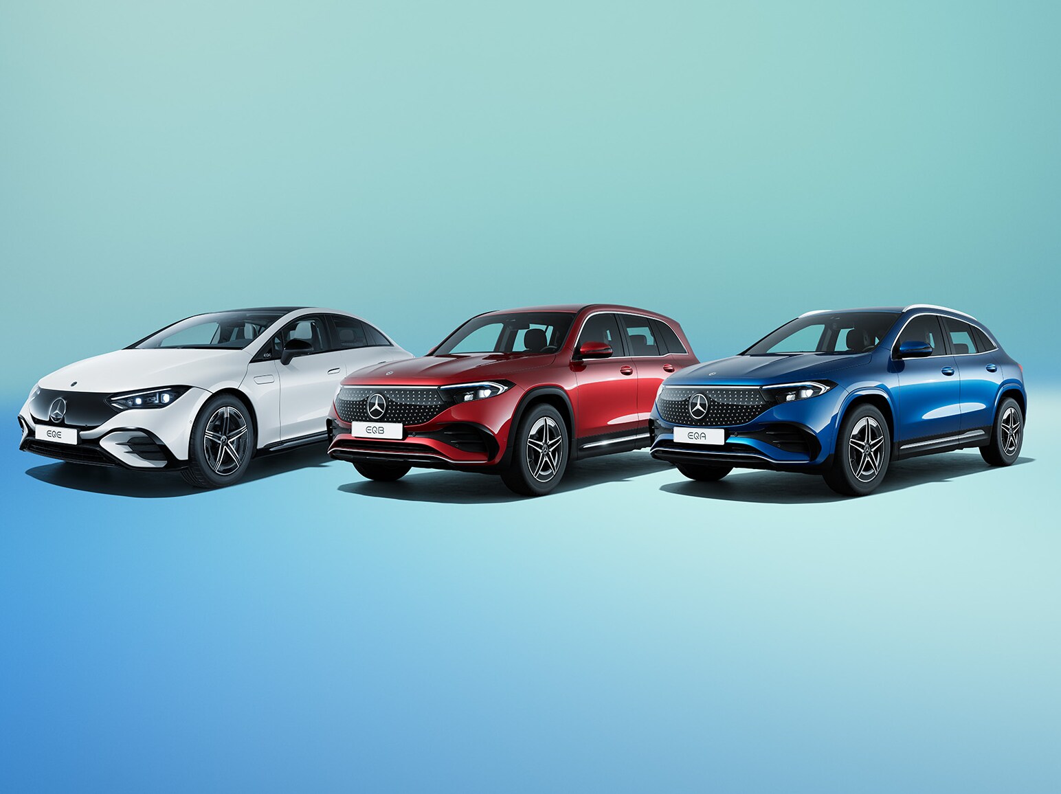 Mercedes-Benz EQE, EQB og EQA elbiler side om side