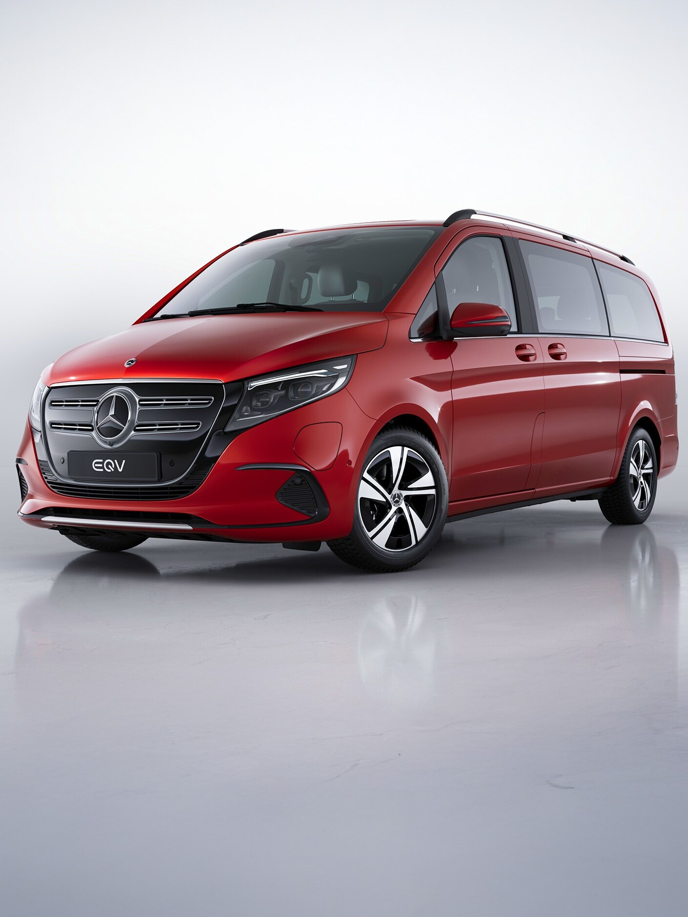 Rød EQV 300 AVANTGARDE set skråt forfra