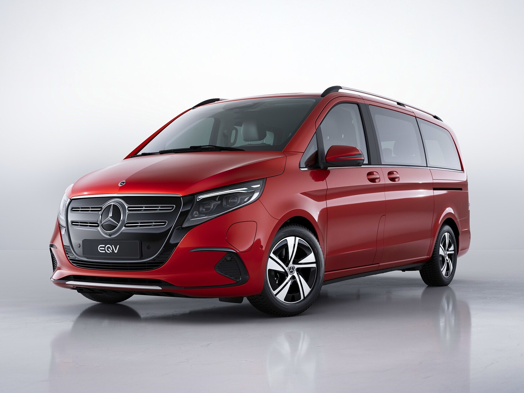 Rød EQV 300 AVANTGARDE set skråt forfra