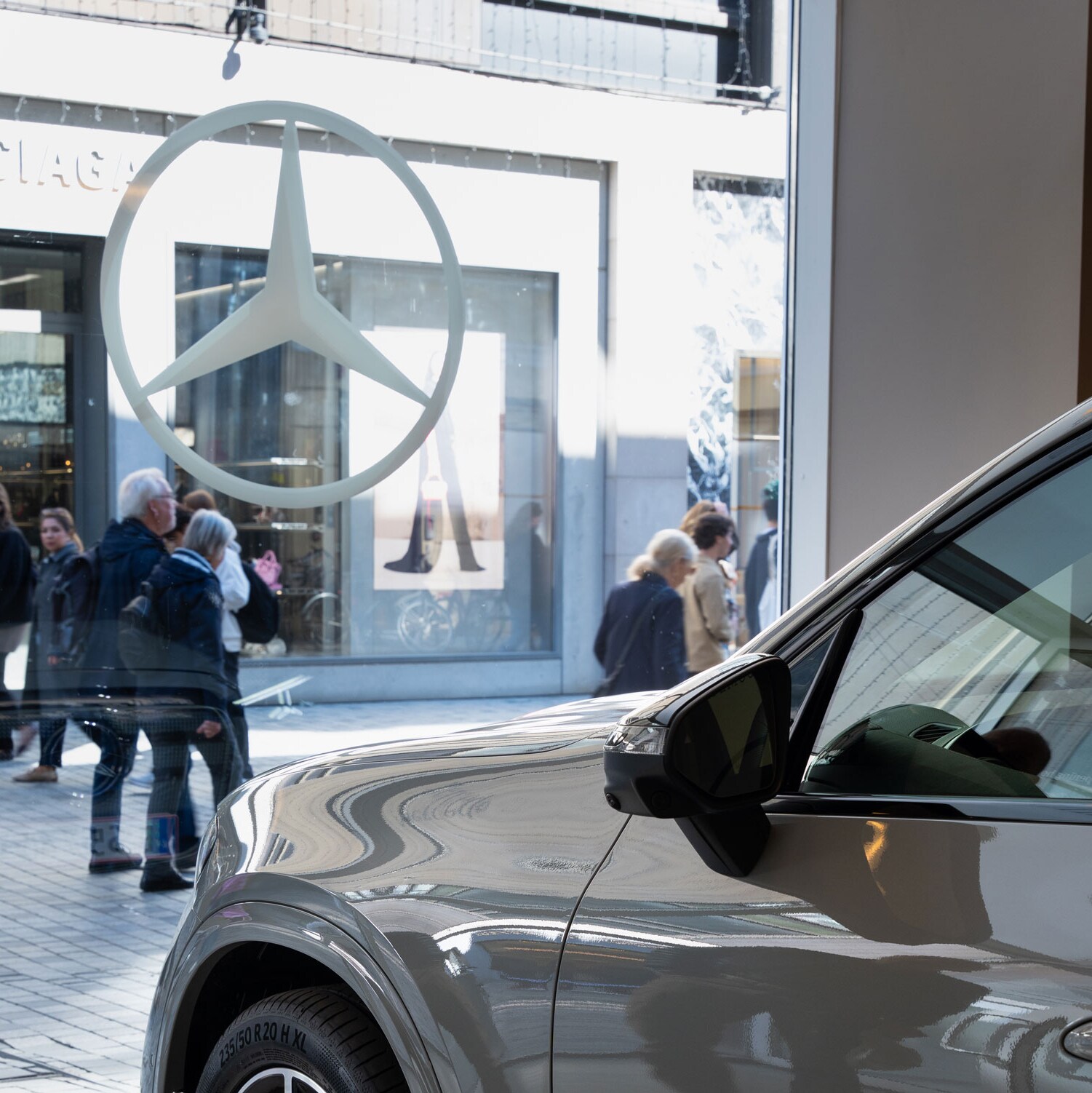 Teaser for åbningen af Mercedes-Benz Studio Copenhagen i Købmagergade 3