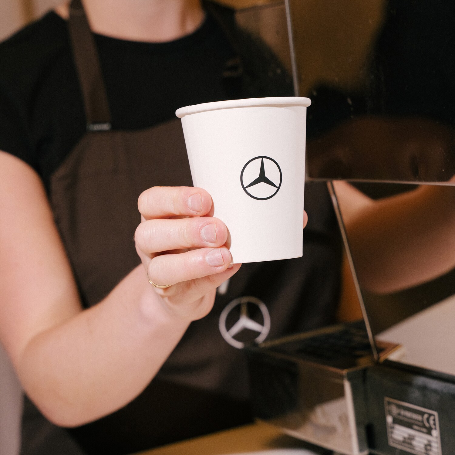 Teaser for åbningen af Mercedes-Benz Studio Copenhagen i Købmagergade 3