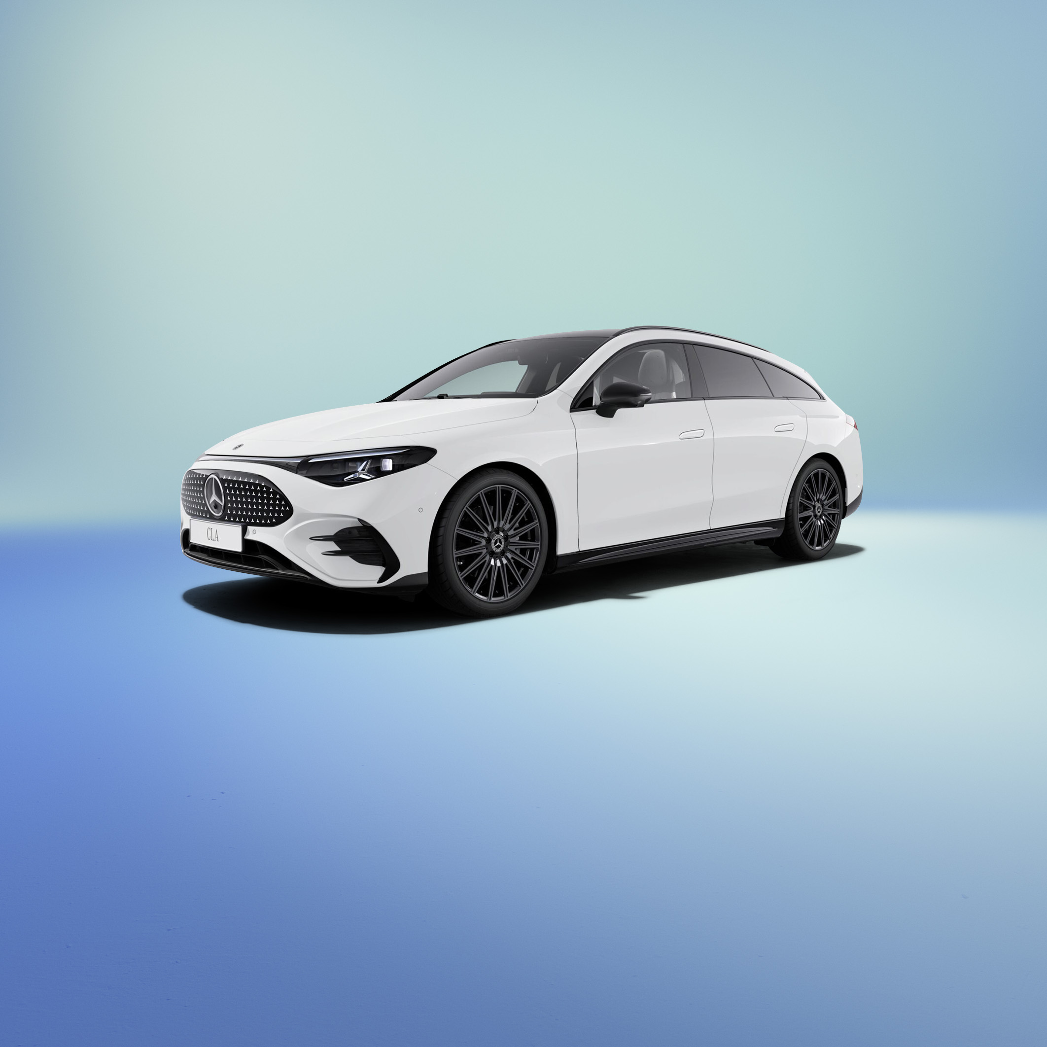 Elektrisk CLA Shooting Brake | BusinessLeasing | Mercedes-Benz Finans Hvid elektrisk Mercedes-Benz CLA Shooting Brake set skråt fra siden