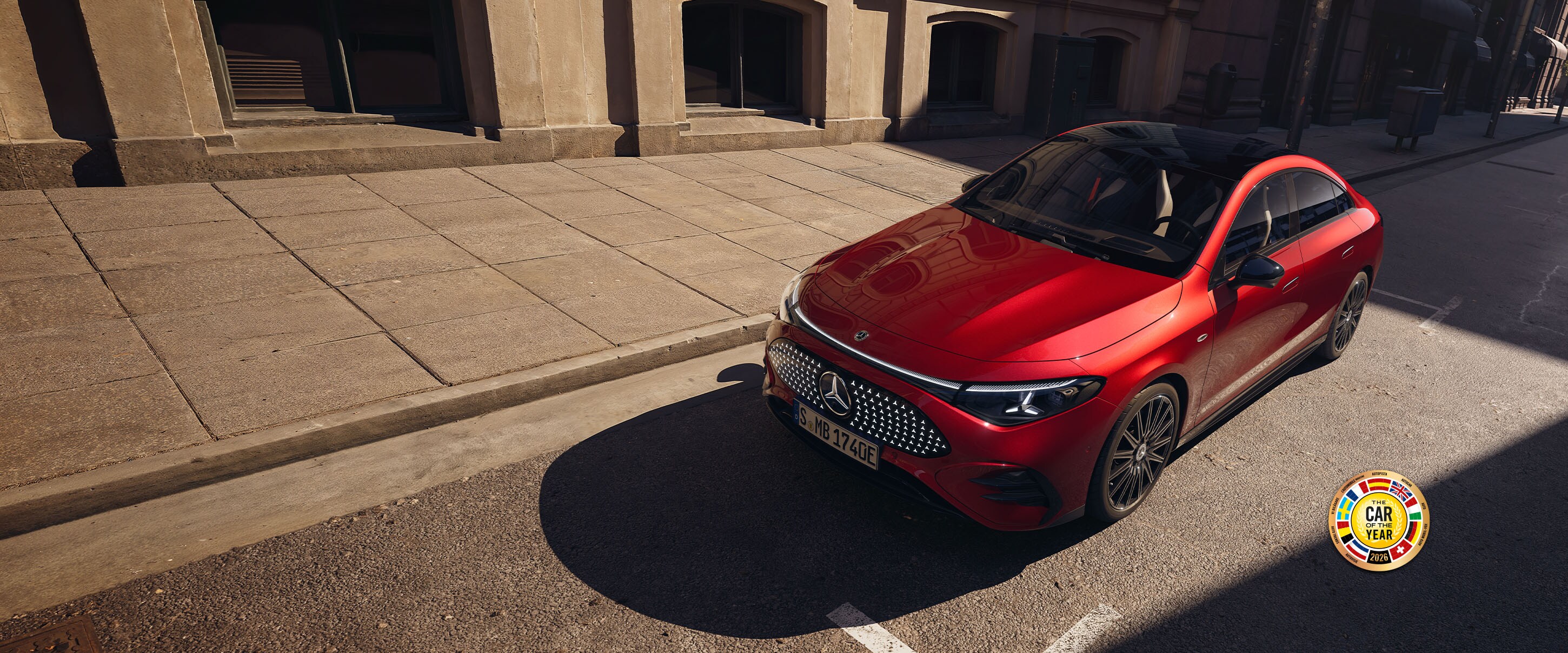 Årets bil i Europa Mercedes-Benz CLA parkeret ved kantsten