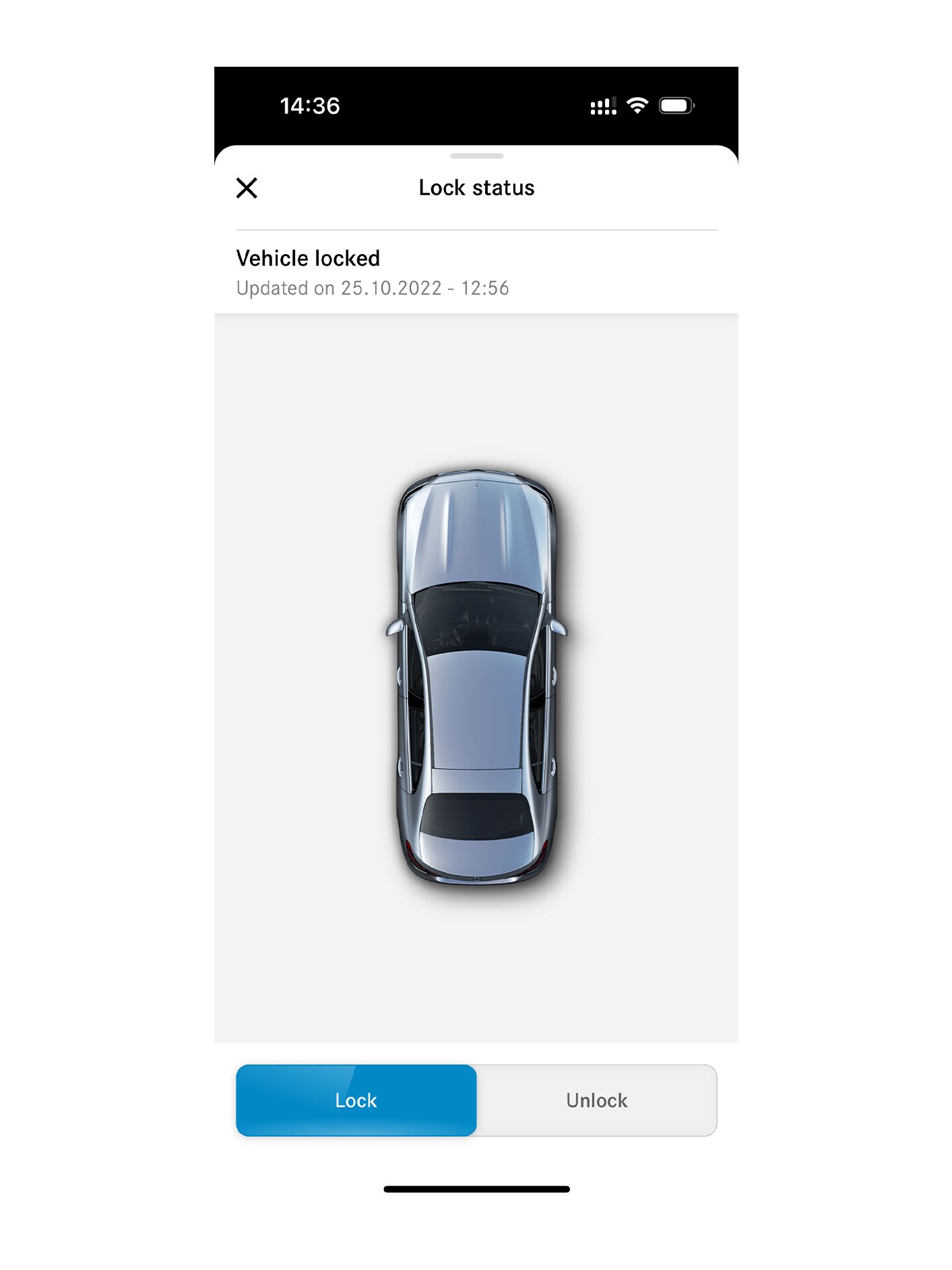 Smartphone viser Mercedes-Benz advarsel om ulåste bildøre via fjernaflåsningstjeneste