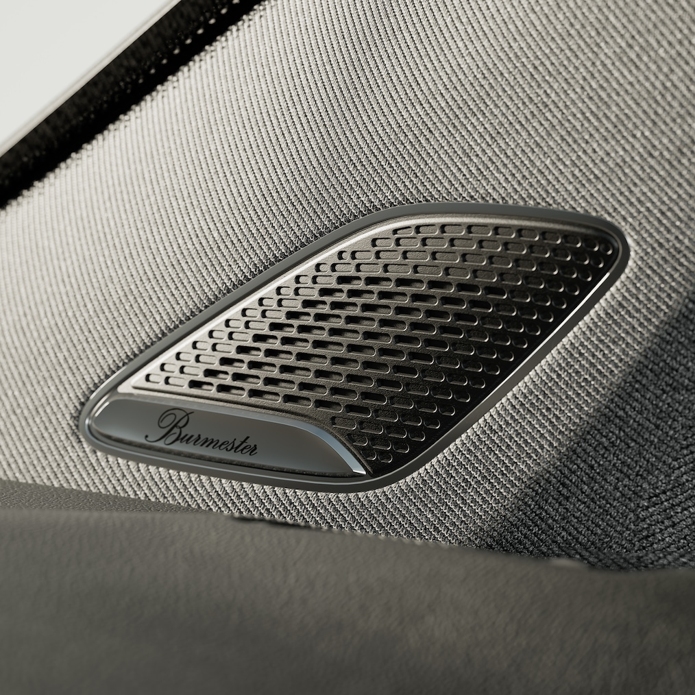 En højttaler til Burmester® surround soundsystemet i Mercedes-Benz B-Klasse.