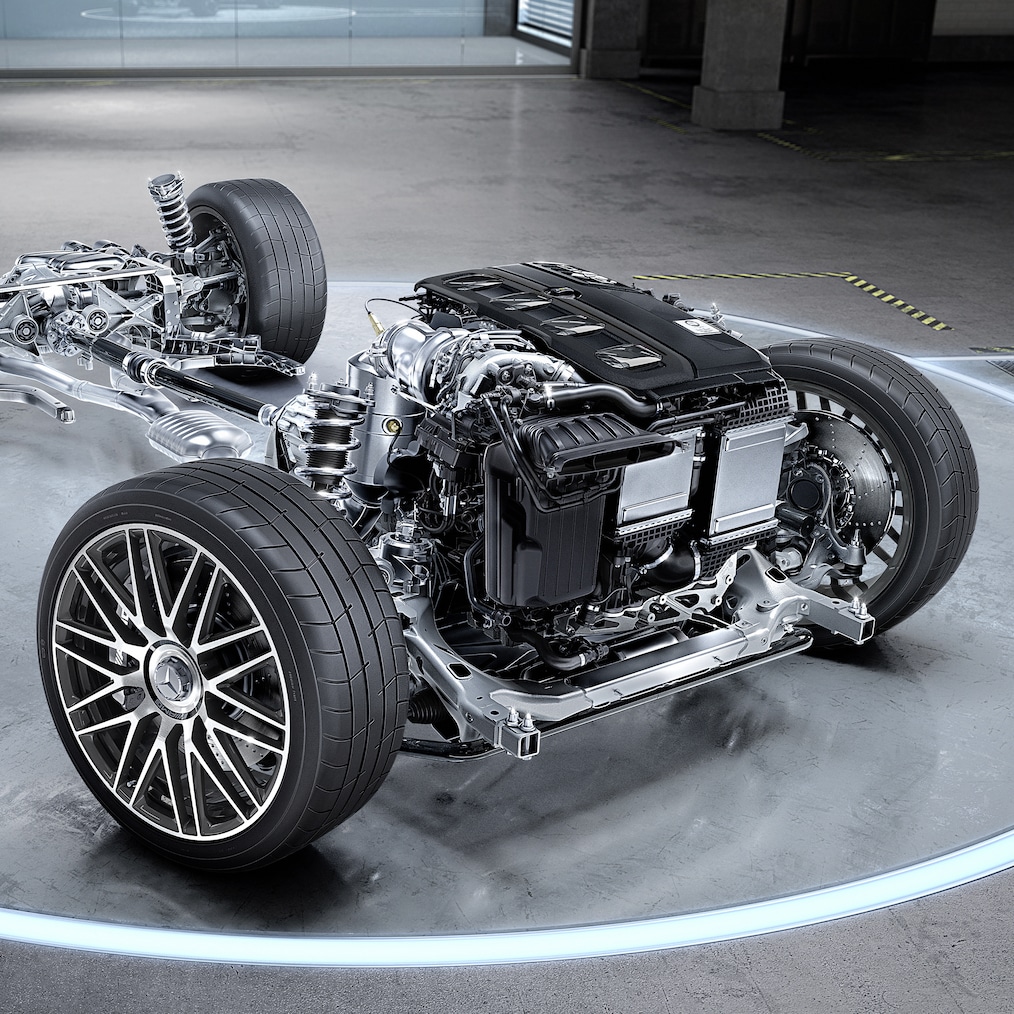 Kørebillede af Mercedes-AMG GT 43 coupé.