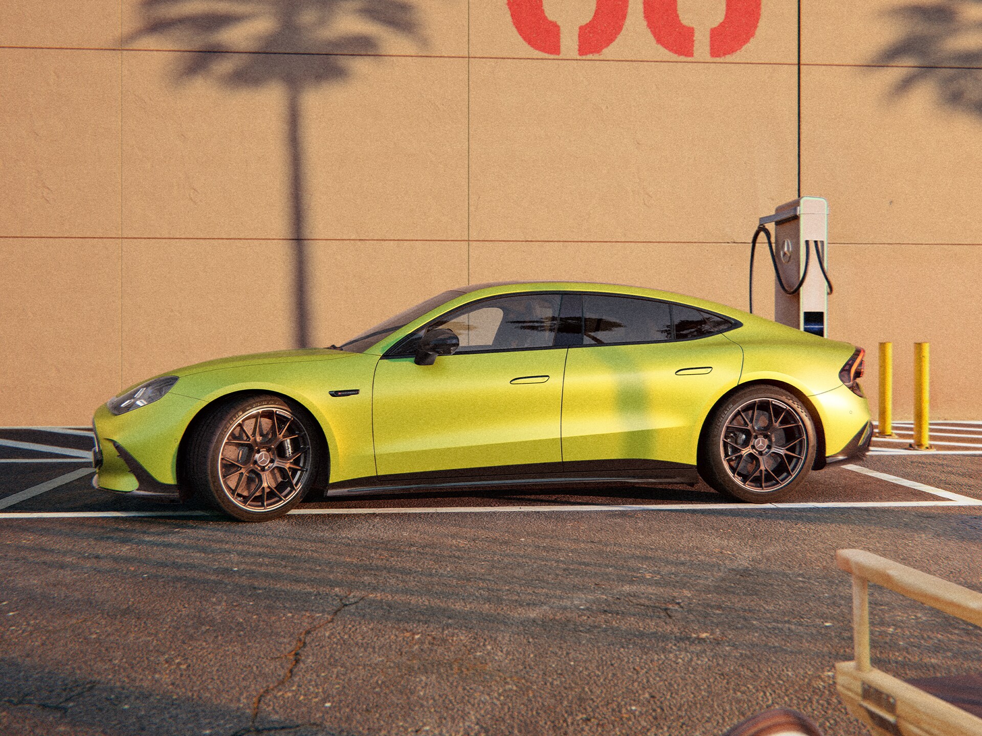 Opladning af den helt nye GT 4-dørs coupé fra Mercedes-AMG.