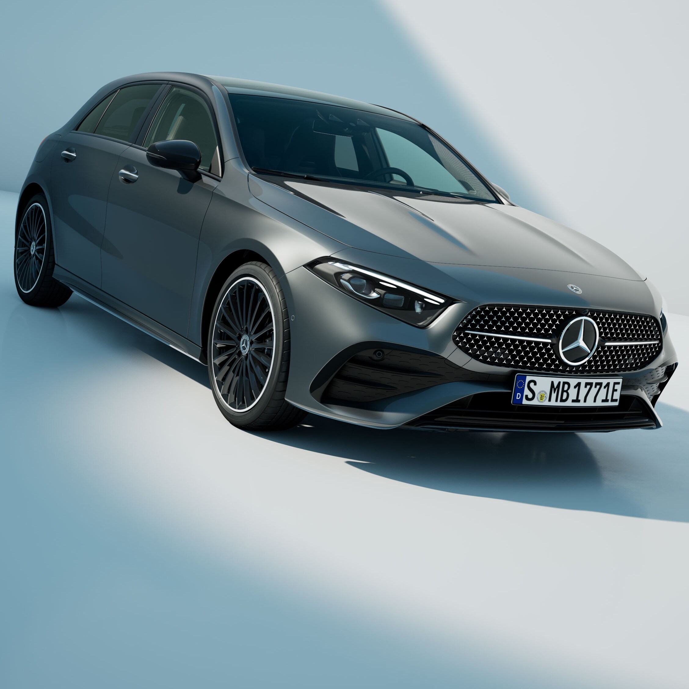 Mercedes-Benz A-Klasse Hatchback set skråt forfra