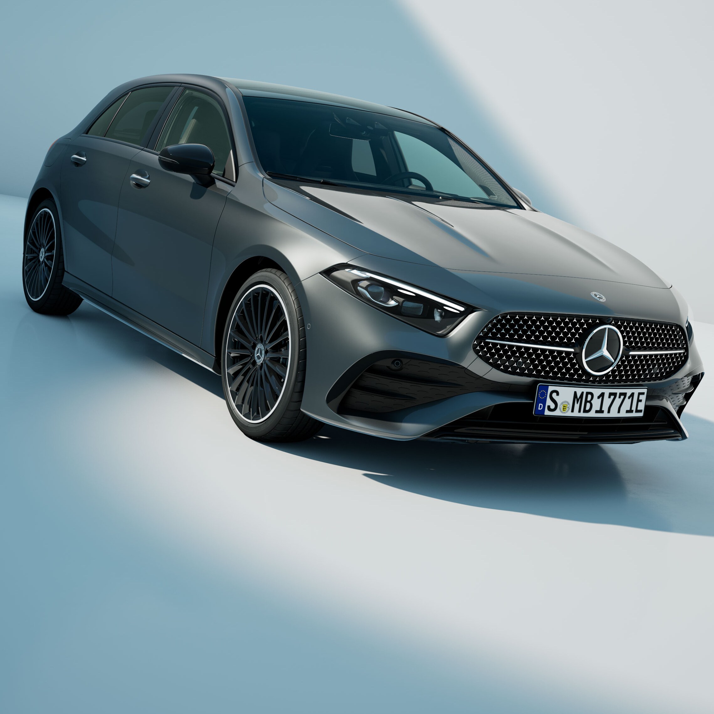 Mercedes-Benz A-Klasse Hatchback set skråt forfra