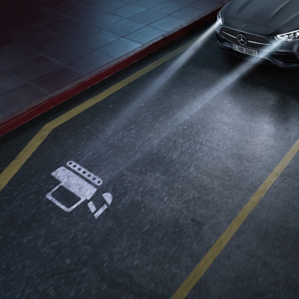 Nærbillede af et DIGITAL LIGHT forlygtesystem på Mercedes-Benz C-Klasse.