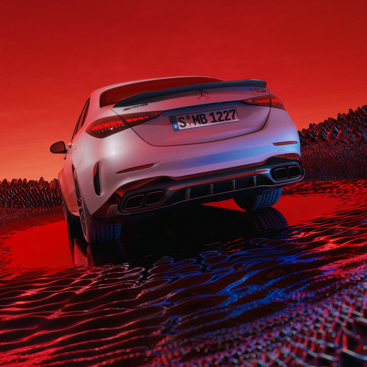 Mercedes-AMG C 63 S E PERFORMANCE i stationcarudgaven set skråt bagfra.