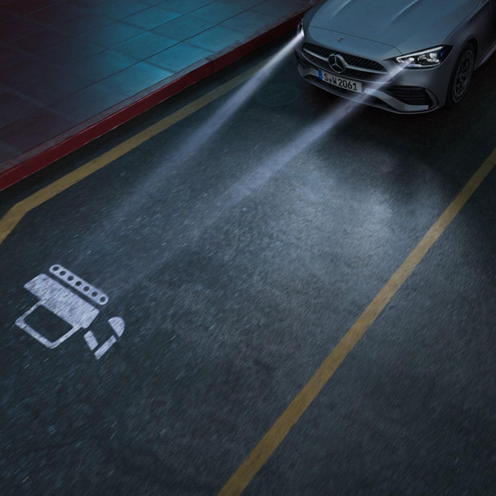 Nærbillede af et DIGITAL LIGHT forlygtesystem på Mercedes-Benz C-Klasse.