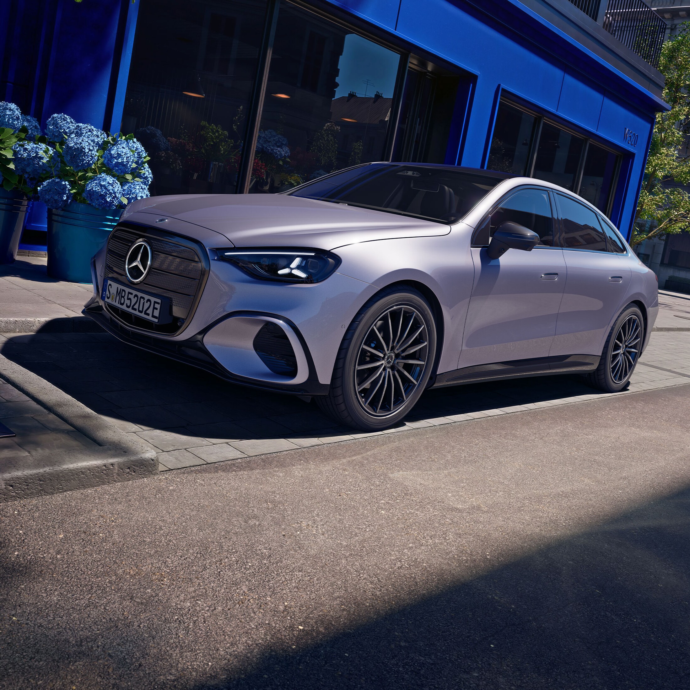 Teaser for åbningen af Mercedes-Benz Studio Copenhagen i Købmagergade 3