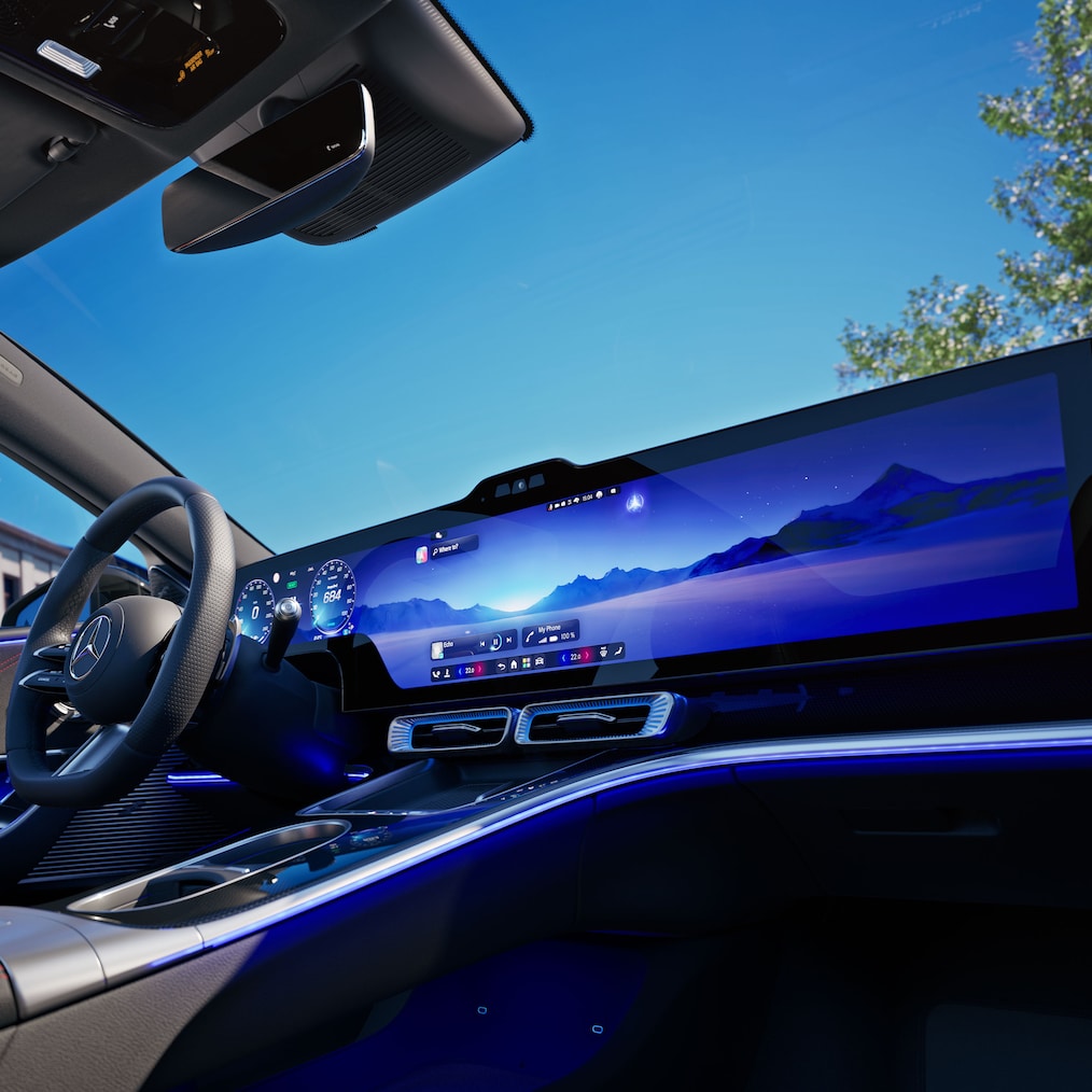 MBUX Hyperscreen i den helt nye elektriske C-Klasse fra Mercedes-Benz.