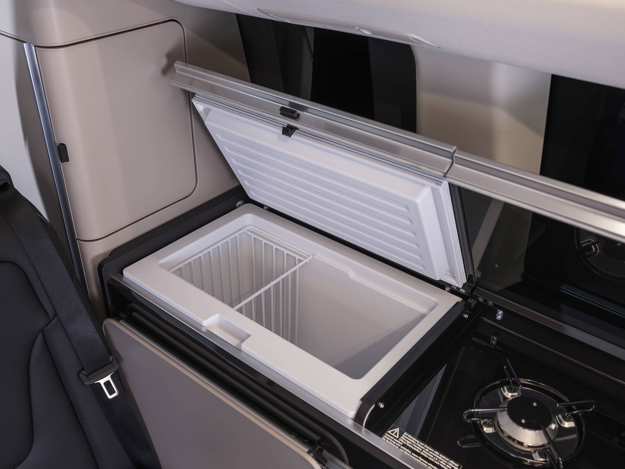 Mercedes-Benz Marco Polo autocamper med praktisk opbevaringsplads til længere køreture.