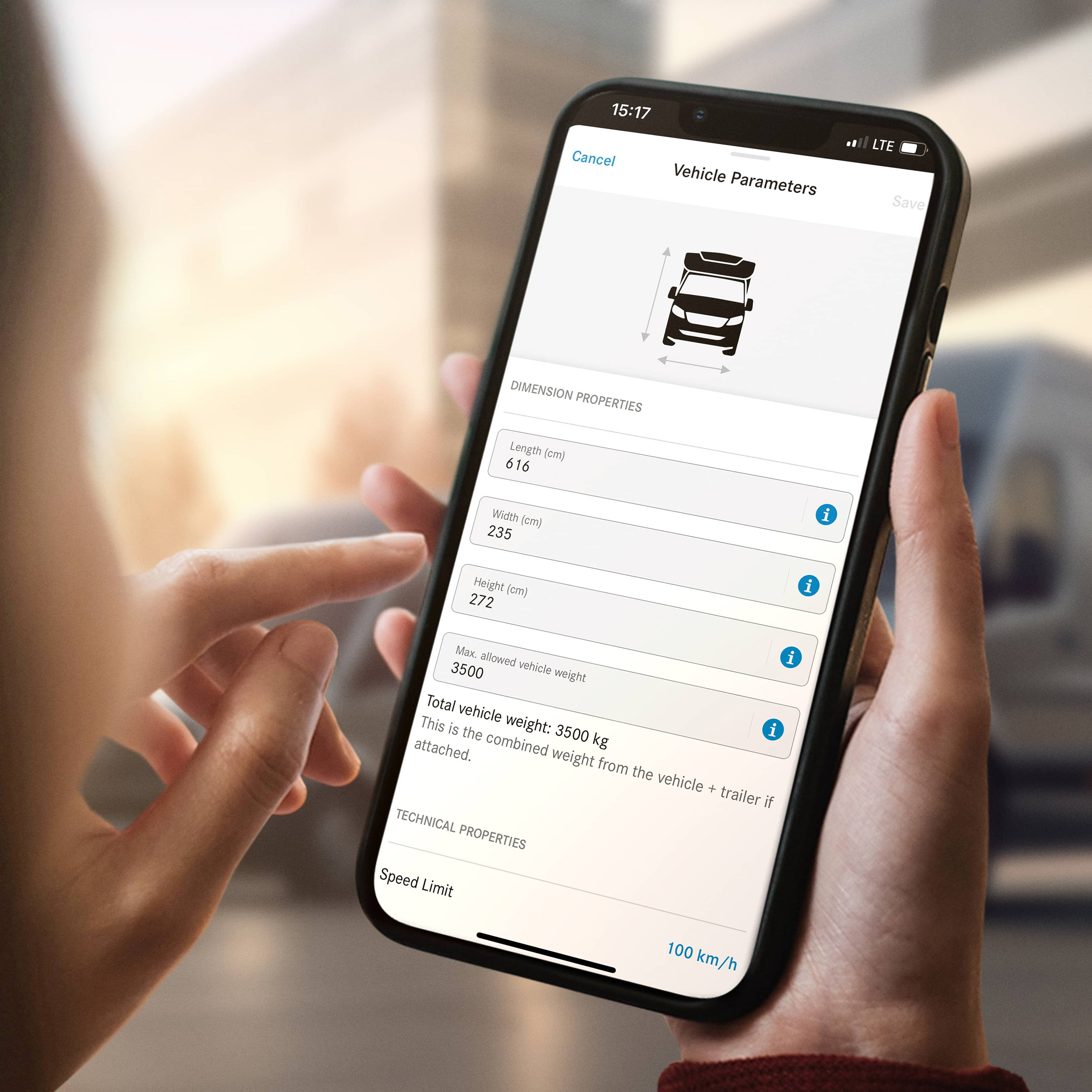 Digitale tjenester til ombygninger | Sprinter autocampere | Mercedes-Benz Smartphone med Digitale tjenester til en ombygget Sprinter autocamper