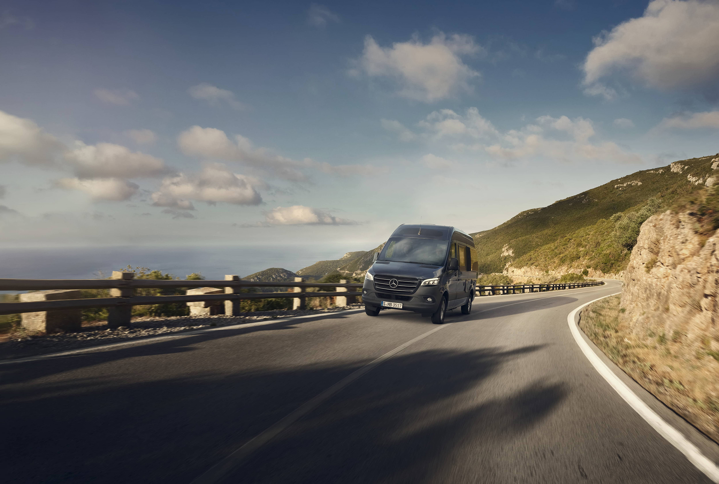Ombygget Sprinter autocamper | Sprinter autocampere | Mercedes-Benz En kørende Mercedes-Benz Sprinter autocamper med udsøgt komfort