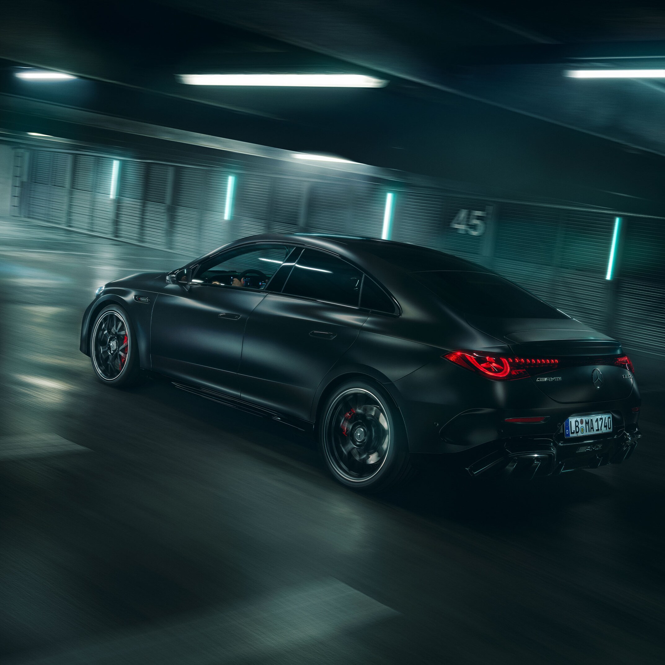Ydelsen af den helt nye Mercedes-AMG CLA 45 elektriske 4MATIC+.