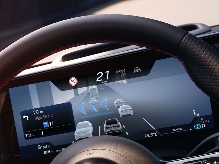 MBUX Surround Navigation i den helt nye CLA fra Mercedes-Benz.