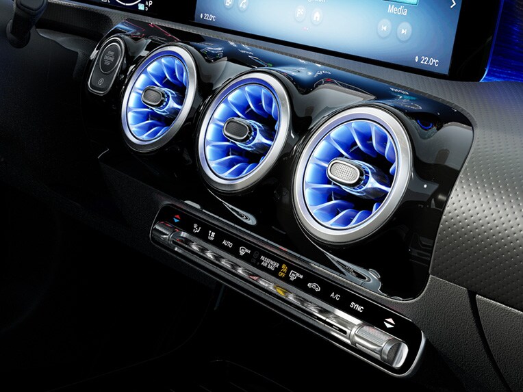 Klimatiseringsautomatikken THERMOTRONIC i Mercedes-Benz CLA Shooting Brake.
