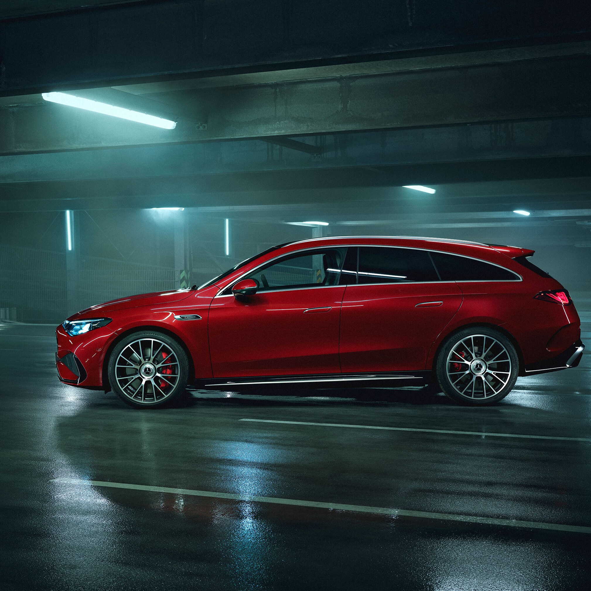 Eksteriøret på den helt nye Mercedes-AMG CLA 45 elektriske 4MATIC+ Shooting Brake.