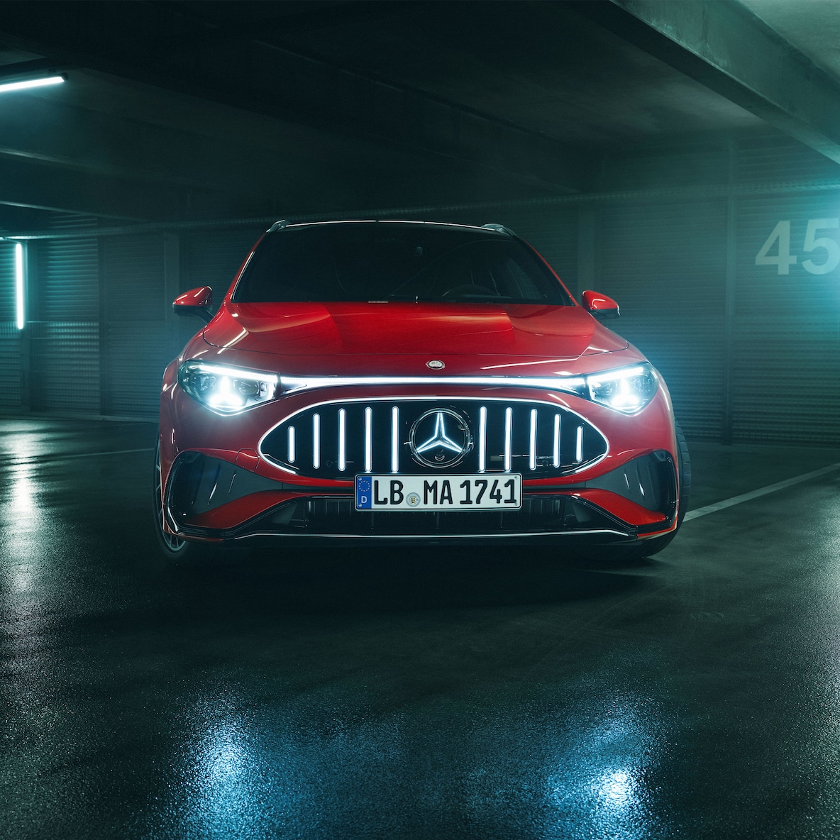 Den AMG-specifikke front på den helt nye elektriske Mercedes-AMG CLA 45 4MATIC+ Shooting Brake.