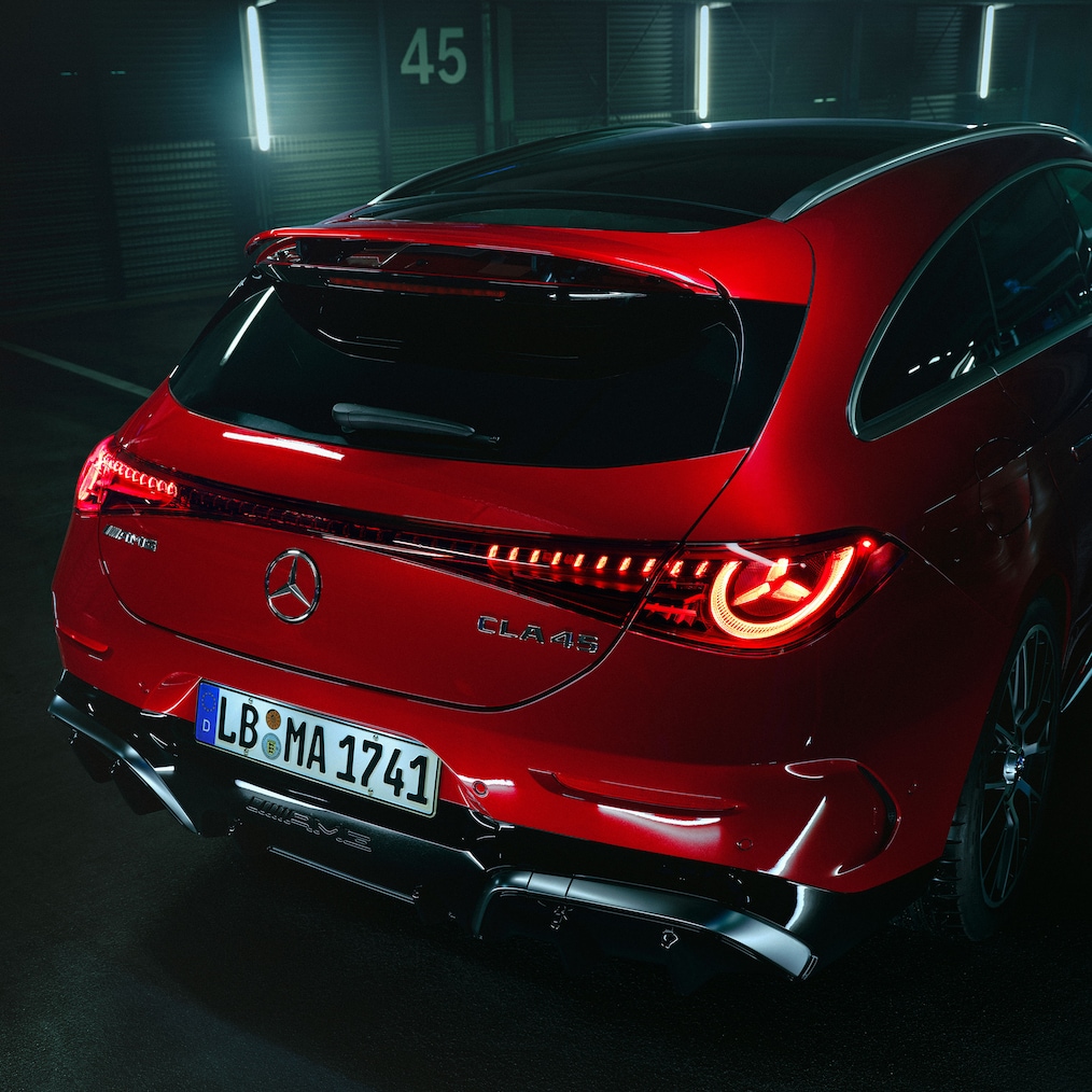 Det AMG-specifikke bagparti på den helt nye elektriske Mercedes-AMG CLA 45 4MATIC+ Shooting Brake.