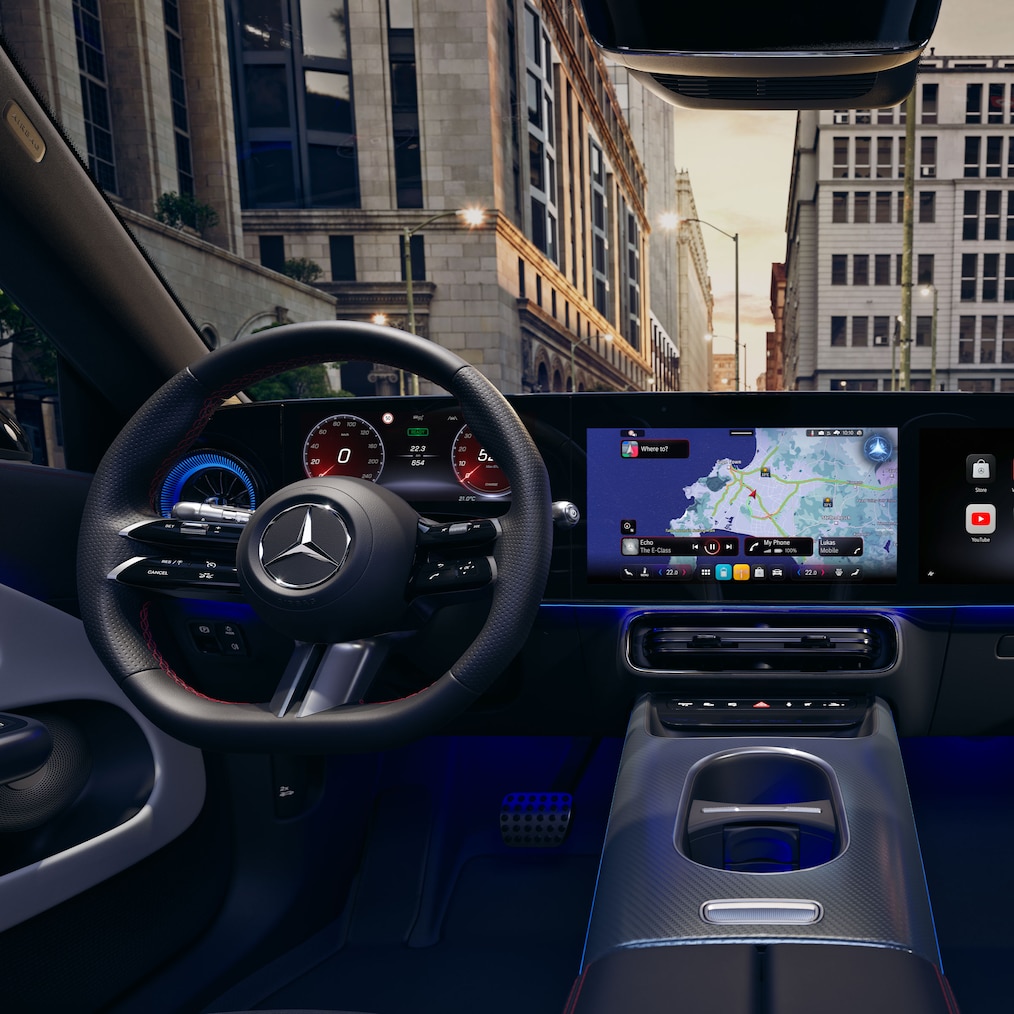 Det nye cockpit med MBUX Superscreen i kabinen af den elektriske CLA Shooting Brake med EQ-teknologi.