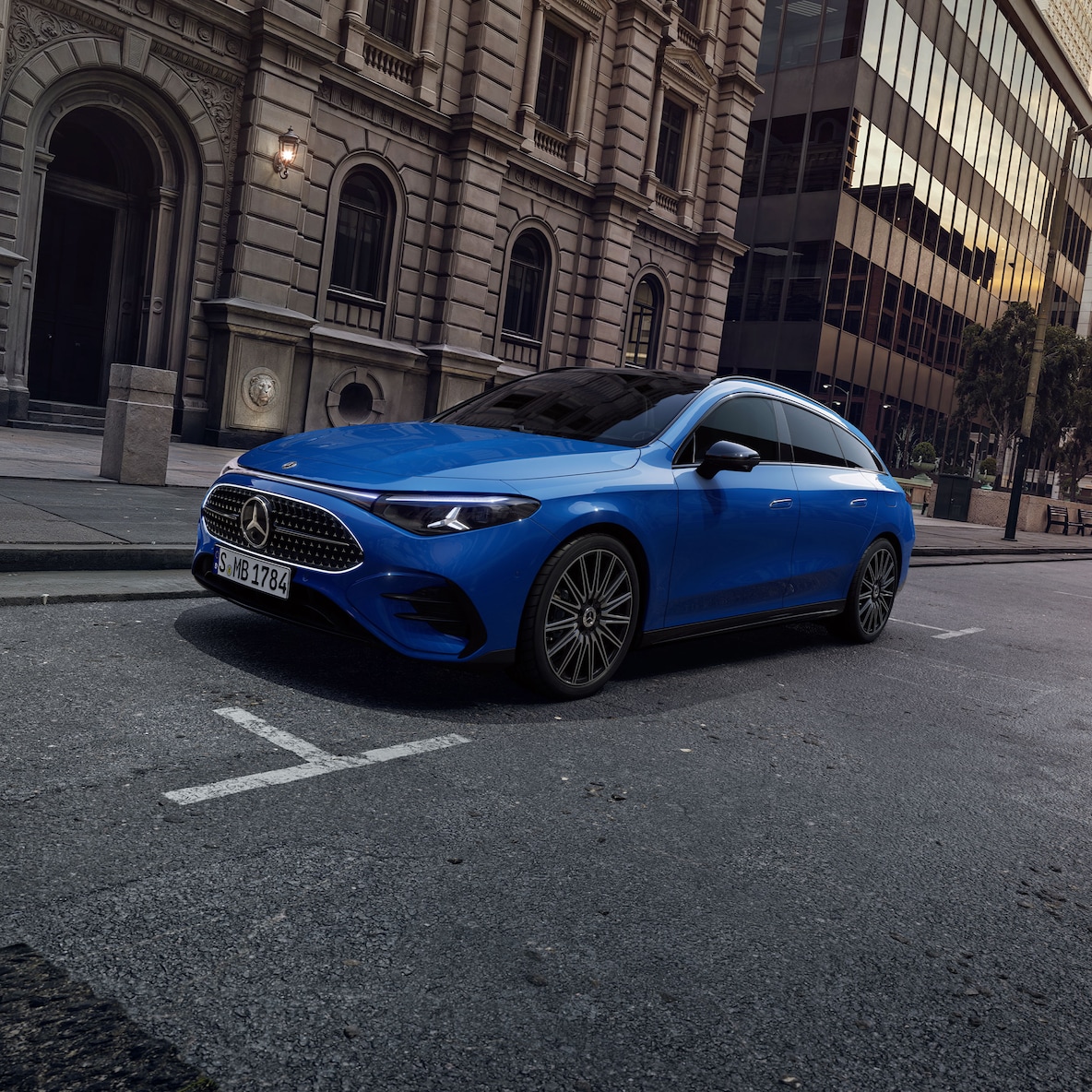 Den helt ny Mercedes-Benz CLA Shooting Brake X178 med AMG Line Plus set bagfra.