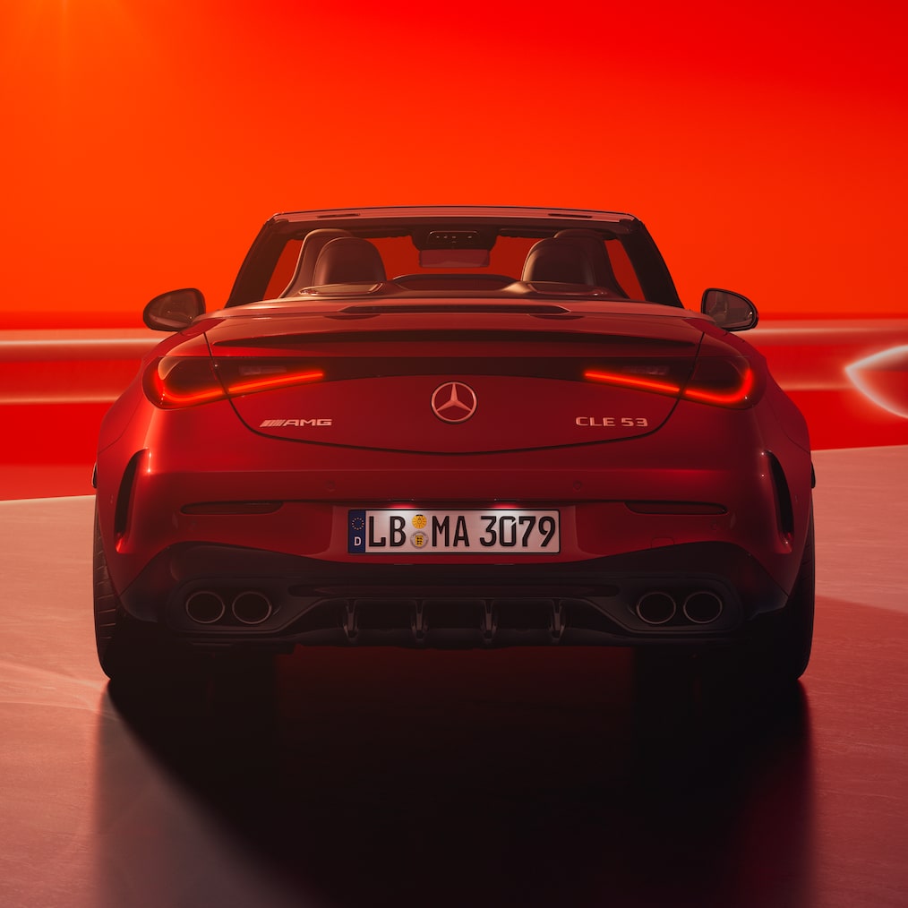 Mercedes-AMG CLE 53 4MATIC+ cabriolet set forfra bagfra.