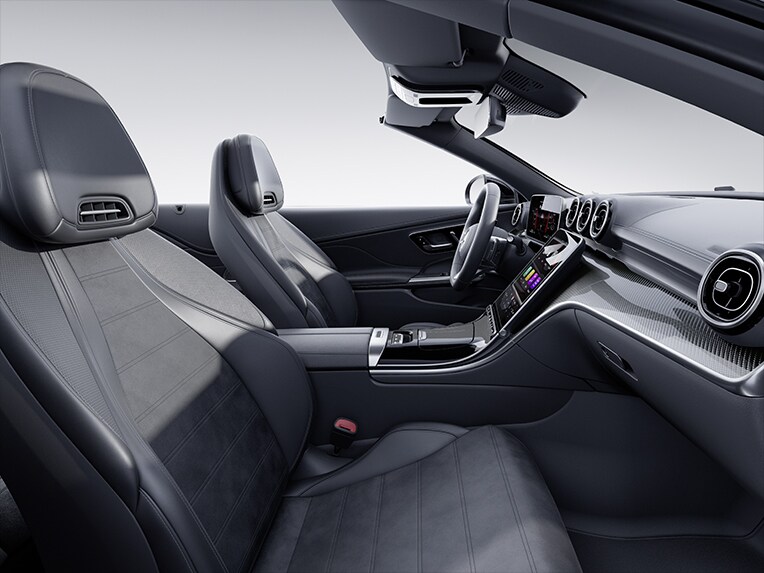 Udstyret AMG Line interiør i CLE cabriolet fra Mercedes-Benz.