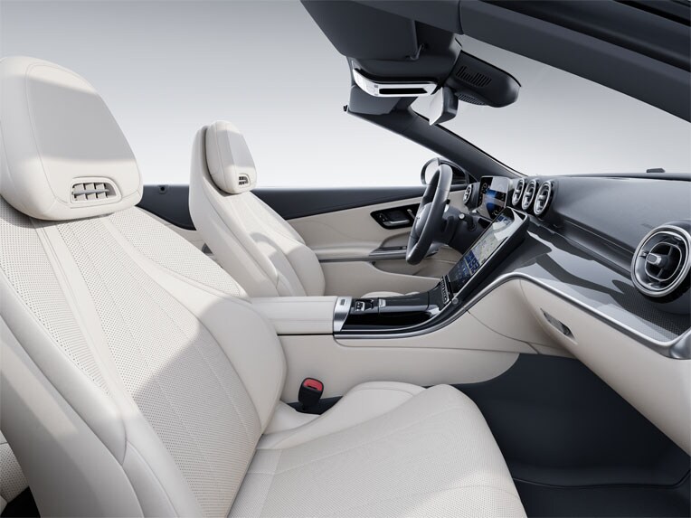 Udstyret AVANTGARDE interiør i CLE cabriolet fra Mercedes-Benz.