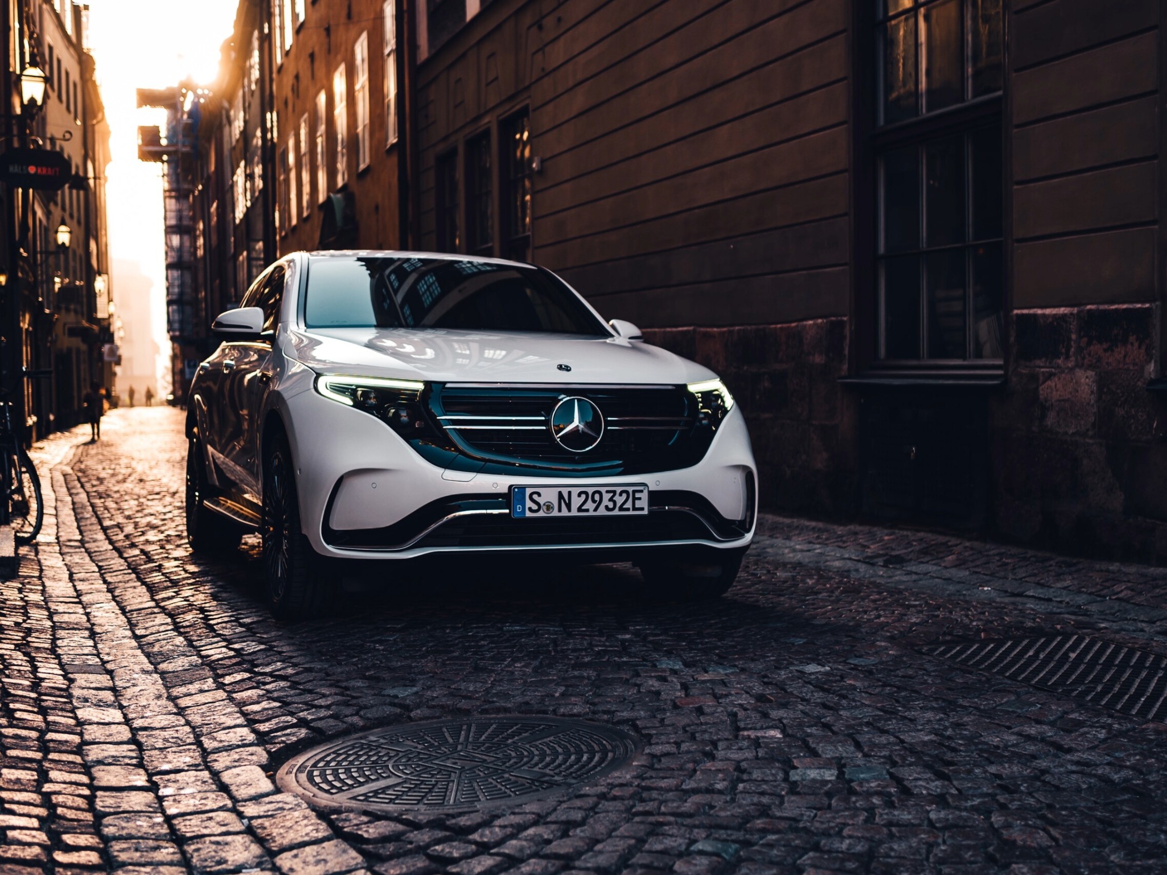 Find en brugt EQC SUV