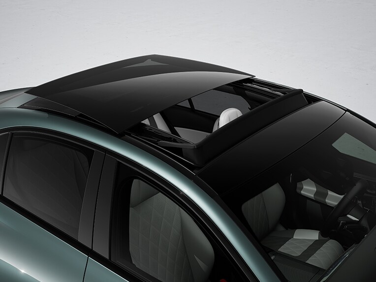 Panoramasoltaget på E-Klasse sedan fra Mercedes-Benz.