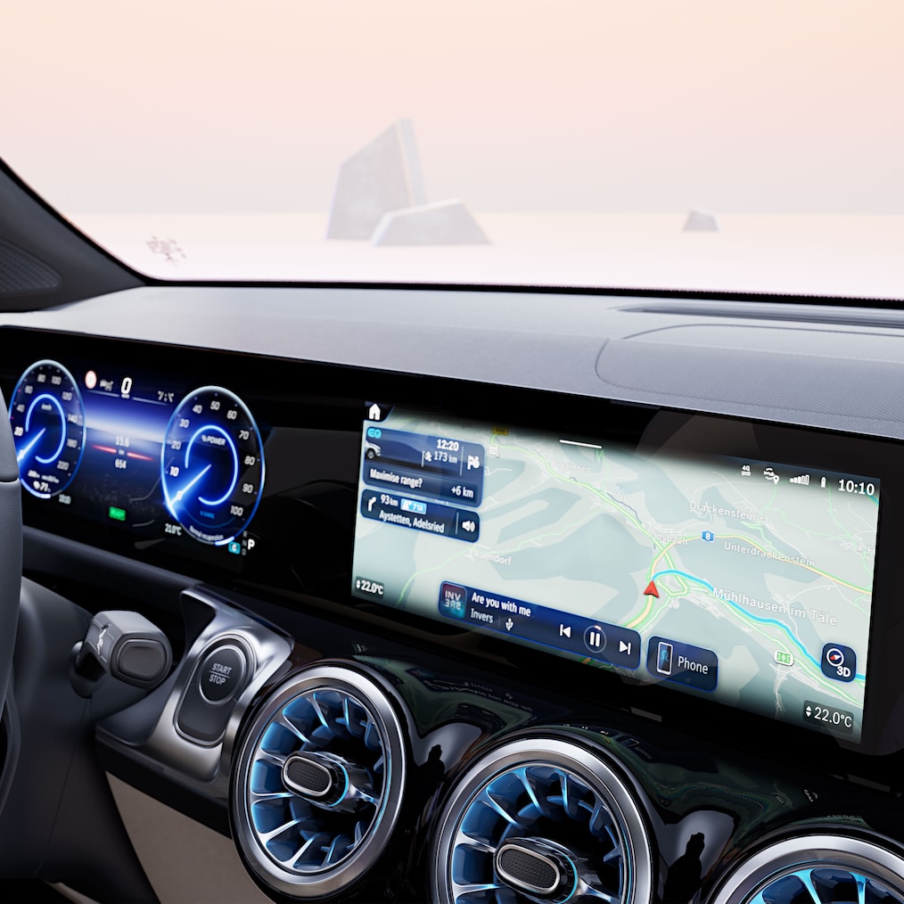 Visning af navigationsfunktionalitet i bilens display.
