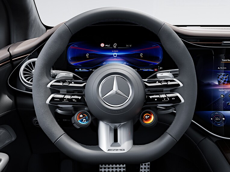 AMG Performance rattet i nappalæder/mikrofiber MICROCUT i Mercedes-AMG EQE SUV.