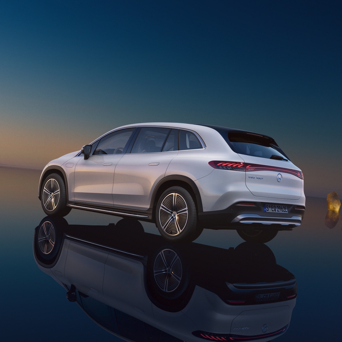 Mercedes-Benz EQS SUV set fra førerens perspektiv.