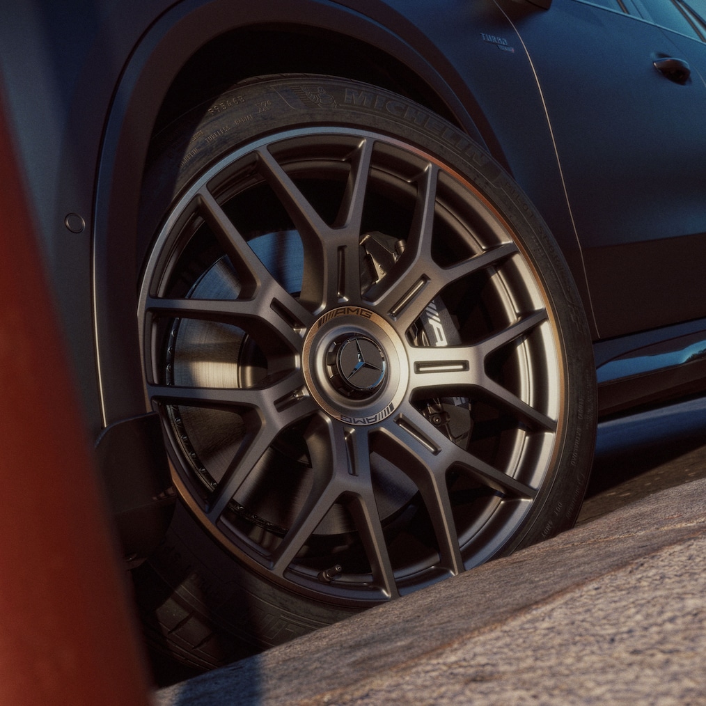 53,3 cm (21") smedefælge på den ny Mercedes-AMG GLC coupé.