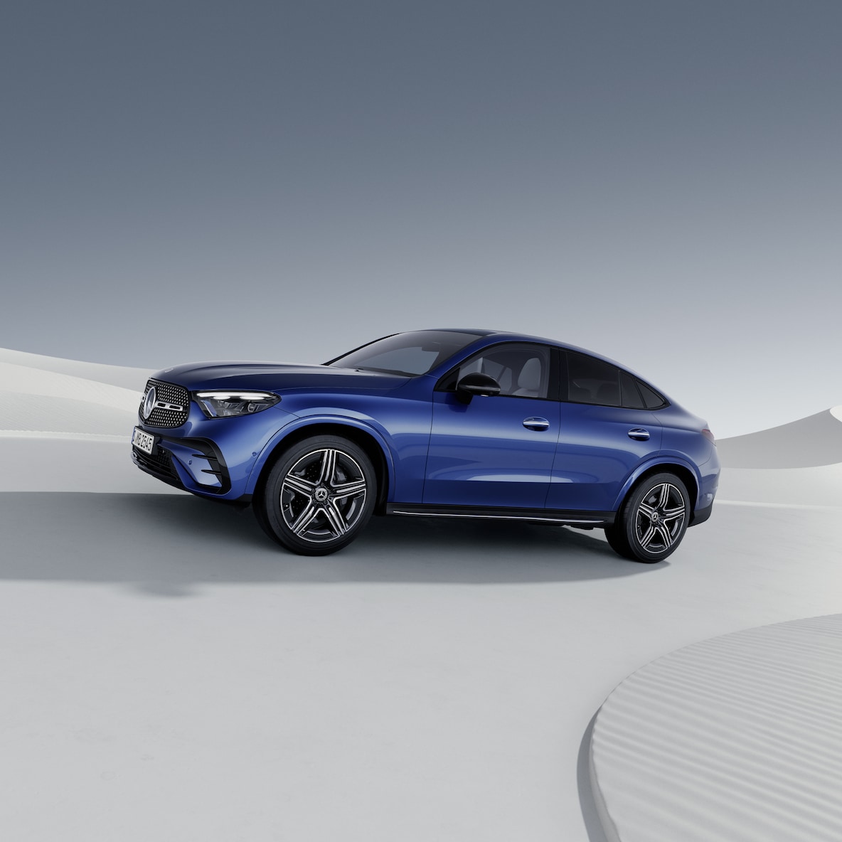 Mercedes-Benz GLC coupé set skråt forfra.