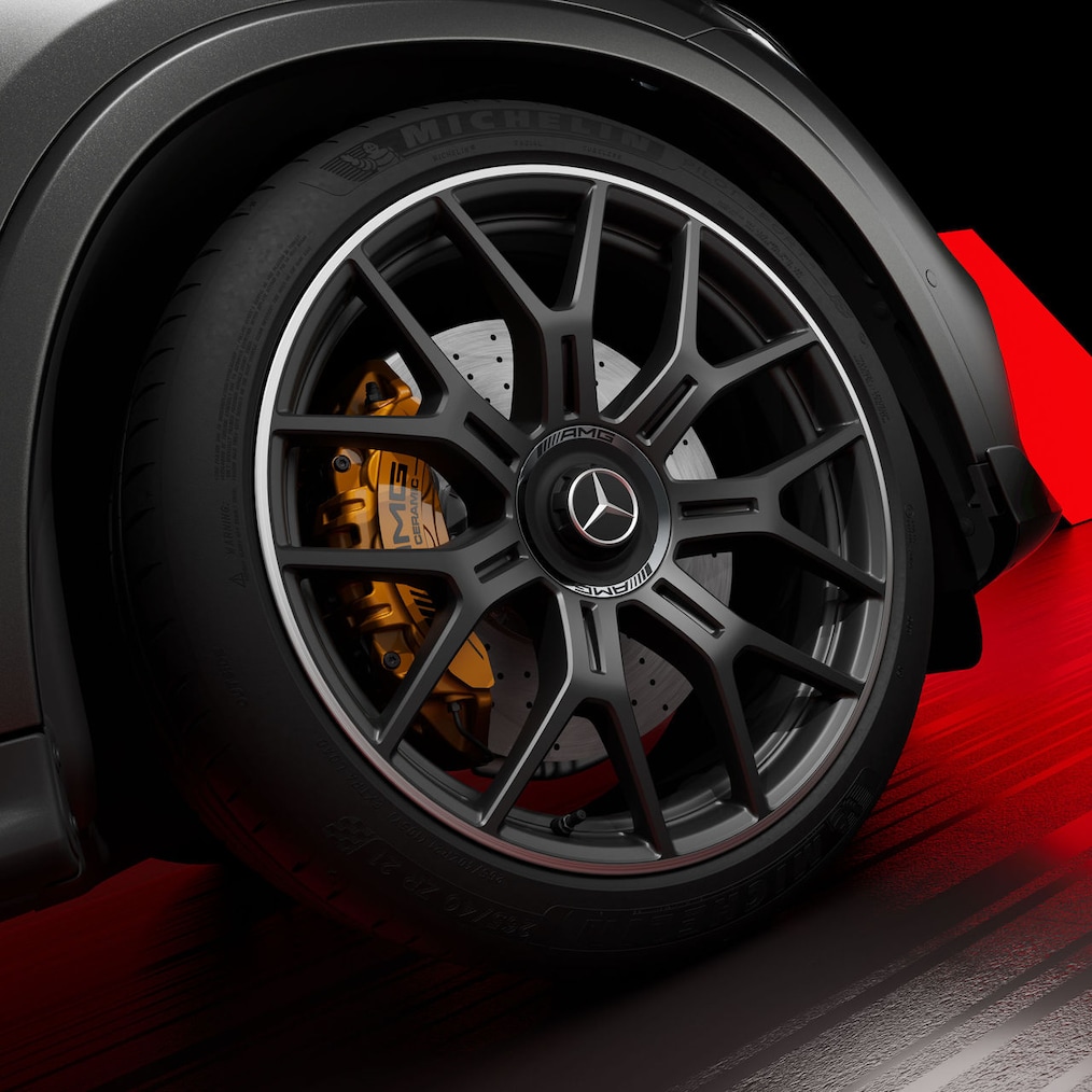 Mercedes-AMG GLC 63 S E PERFORMANCE set fra siden.