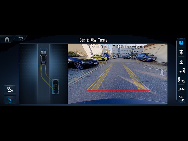 Et billede af parkeringspakken med 360° kamera på mediedisplayet i Mercedes-Benz GLE.