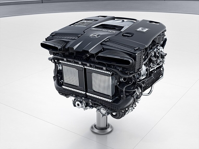 AMG motorafdækningen i kulfiber i GLS 63 4MATIC fra Mercedes-AMG.