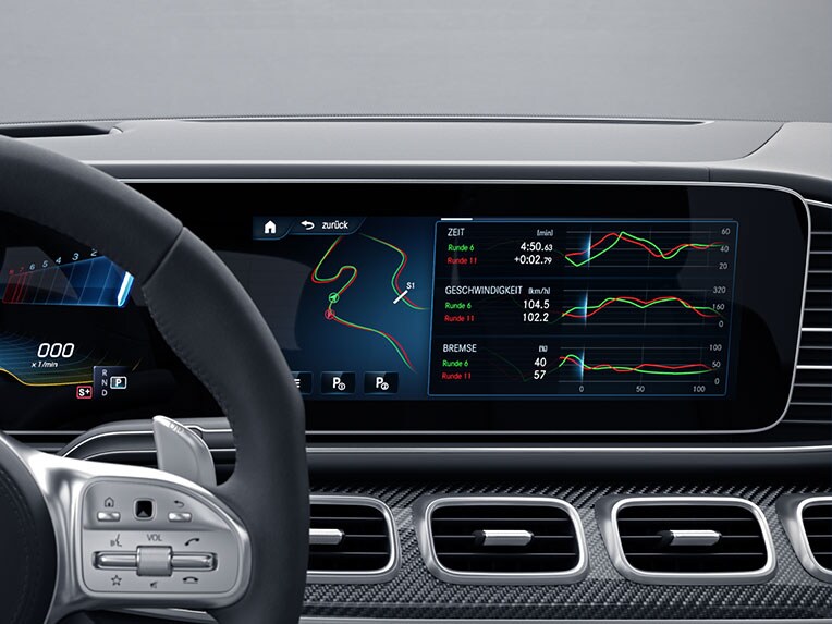 Displayet med AMG TRACK PACE i GLS 63 4MATIC+ fra Mercedes-AMG.