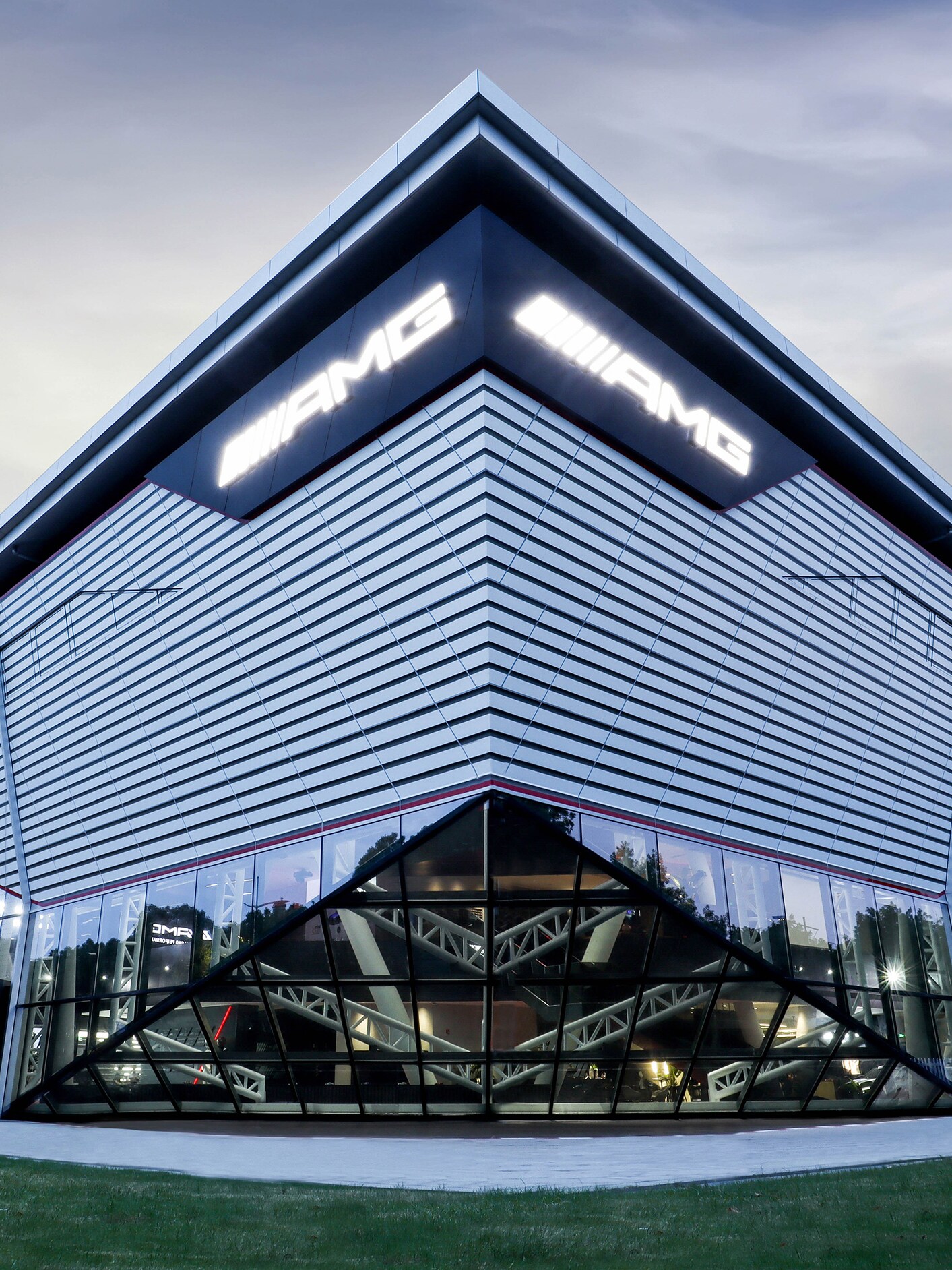 AMG Experience Center bygning set udefra